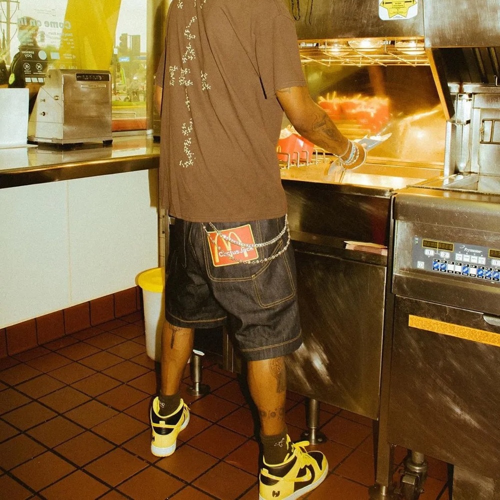 Travis Scott x McDonald’s Smile Clutch - Picture 4 of 16